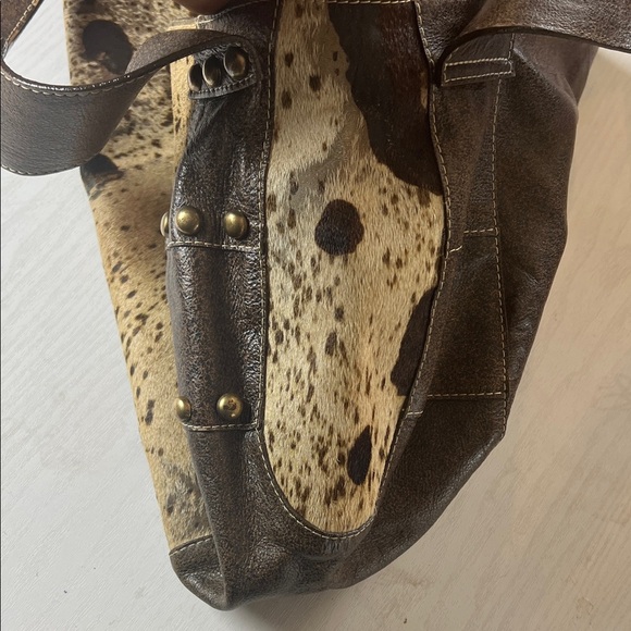 Wild Elegance Leopard Print Shoulder Bag - Picture 8 of 11